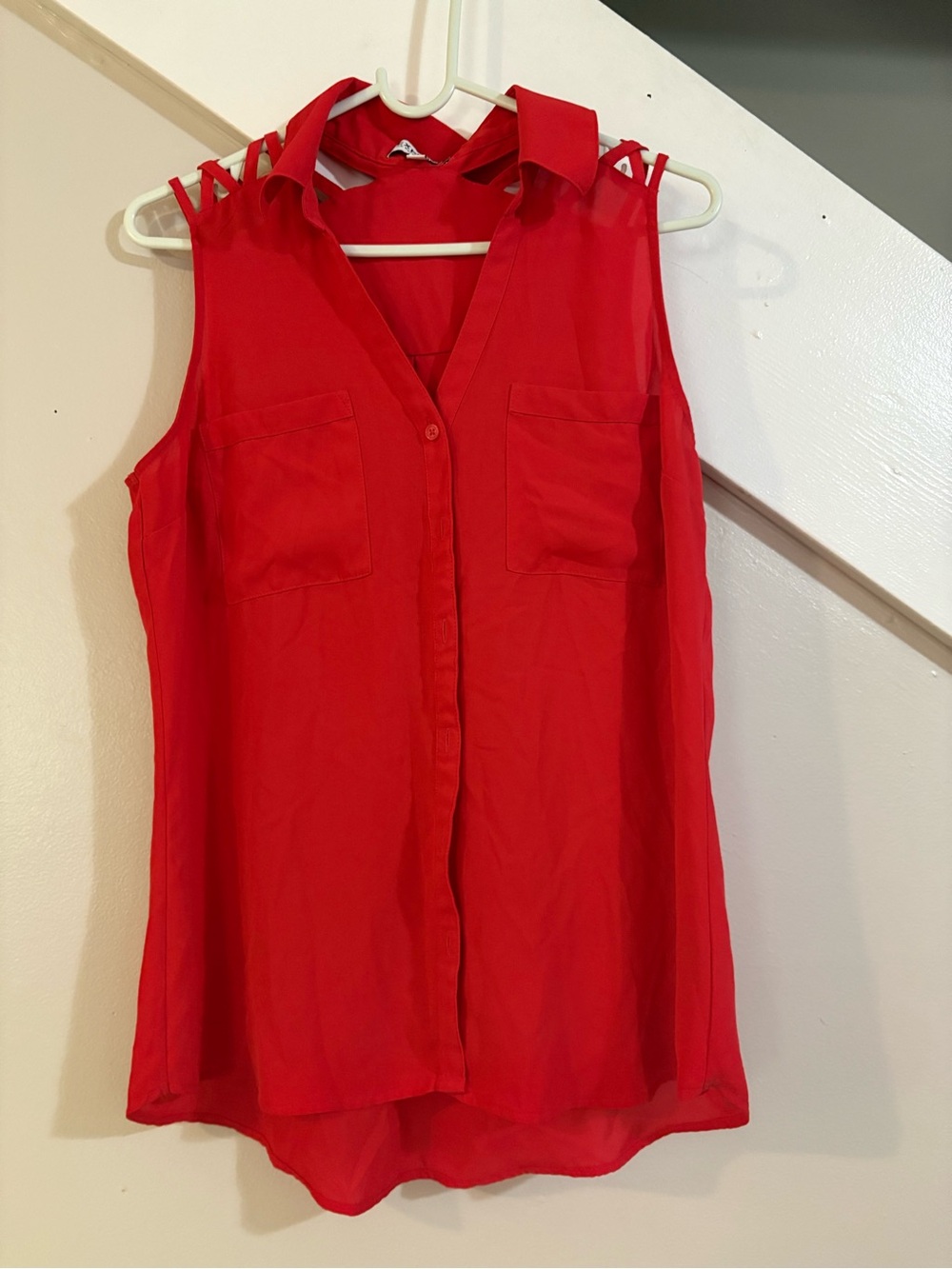 Express The Portofino shirt Sleeveless Red Button-Front Blouse medium
